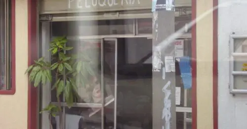 PELUQUERIA CALLE 18 CON 34 PELUQUERIA CALLE 18 CON 34